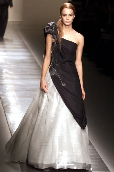 Look 28